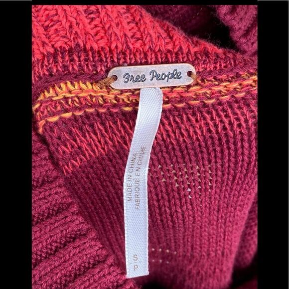 Free People Close to Me Pullover sz small - Picture 11 of 11